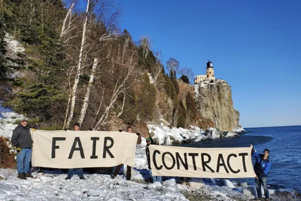 MNHS Workers Fight for Fair Contract