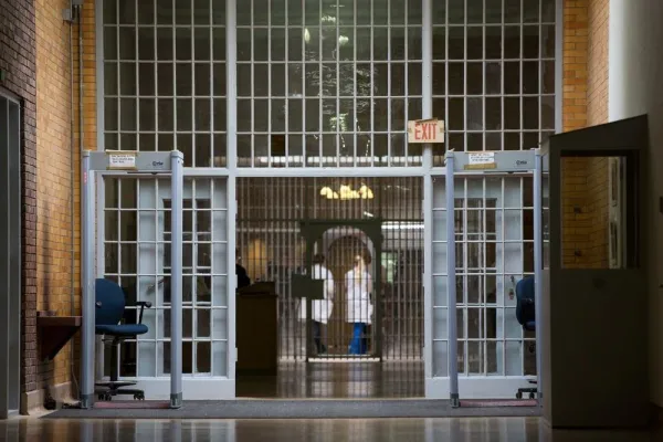 7fa813-20140502-050214prison01.jpg